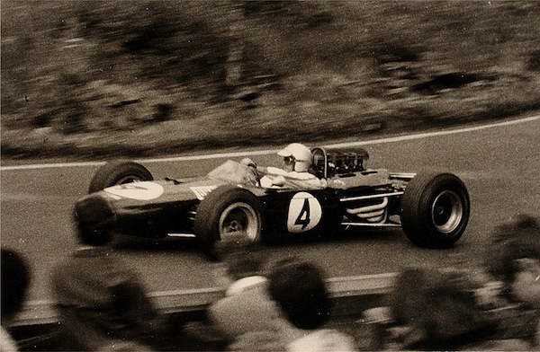 BrabhamJack19650801Südkehre-spurzem